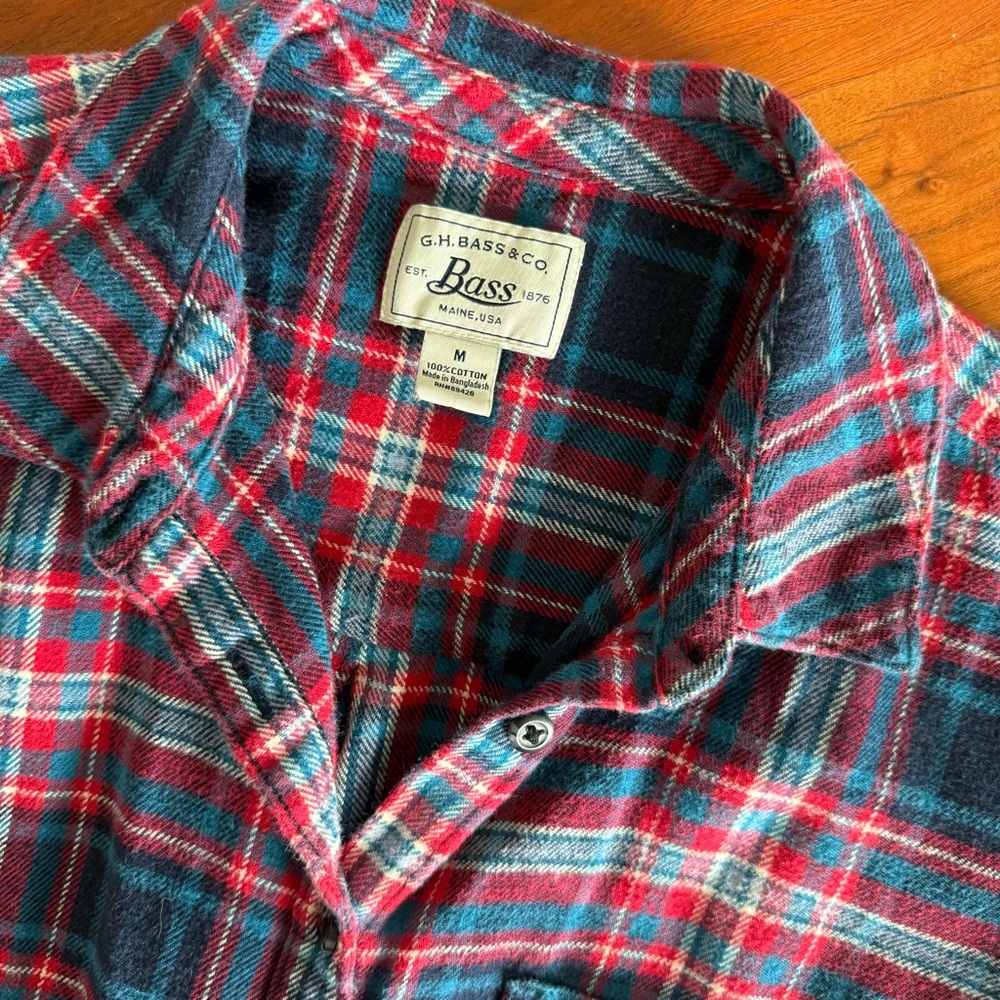 🦊 Bass Red and Blue Plaid Flannel Casual Shirt - Picture 3 of 7